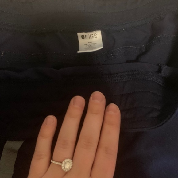 SCRUBS WOMEN FIGS - Picture 3 of 3